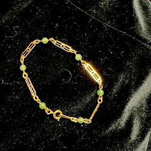 70’s AVON TOUCH OF COLOR VINTAGE BRACELET OF GOLD LINKS AND FAUX JADE BEADS
